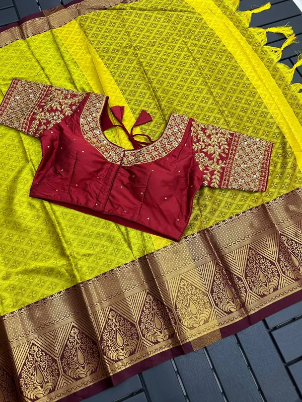 Lemon-Brown_Heavy_Aura_Rich_Cotton_Silk_Design_&_Contrast_Jequared_Weaving_Rich_Heavy_Border_With_Embroidred_Reddy_Made_Blouse