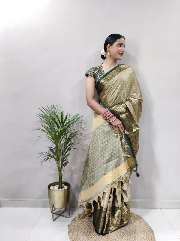 Yellow_Aquiliq_Woven_Bollywood_Cotton_Silk_Saree