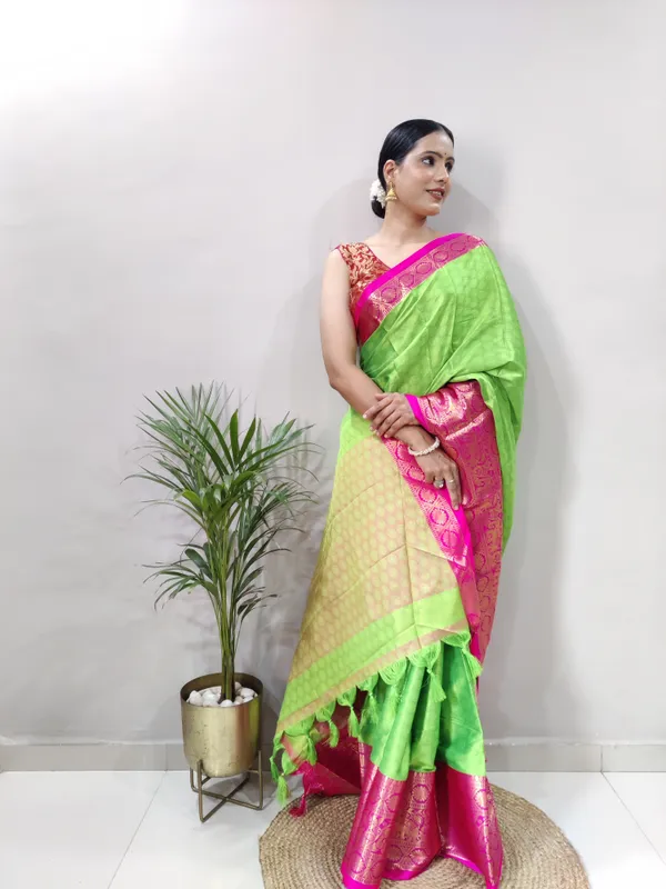 Yellow_Aquiliq_Woven_Bollywood_Cotton_Silk_Saree
