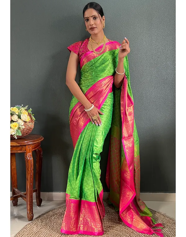 Parrot_Green_&_Pink_Ready_To_Wear_Perrotpink_Banarasi_Silk_Saree_With_Border
