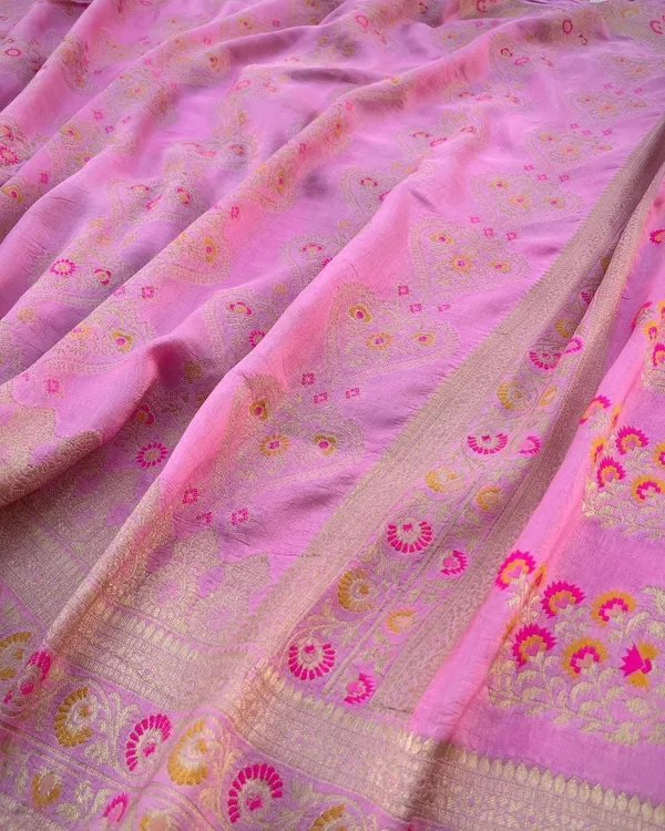 Pink_Aquiliq_Woven_Kanjivaram_Art_Silk,_Cotton_Silk_Saree