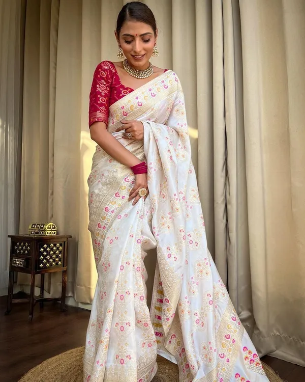 Pink_Aquiliq_Woven_Kanjivaram_Art_Silk,_Cotton_Silk_Saree