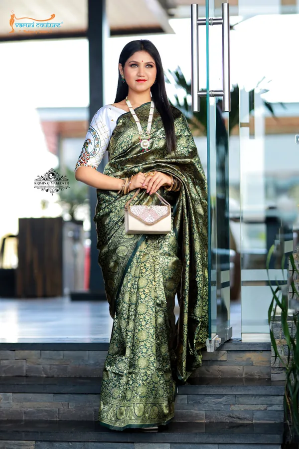 Dark_Green_Woven_Bollywood_Pure_Silk_Saree