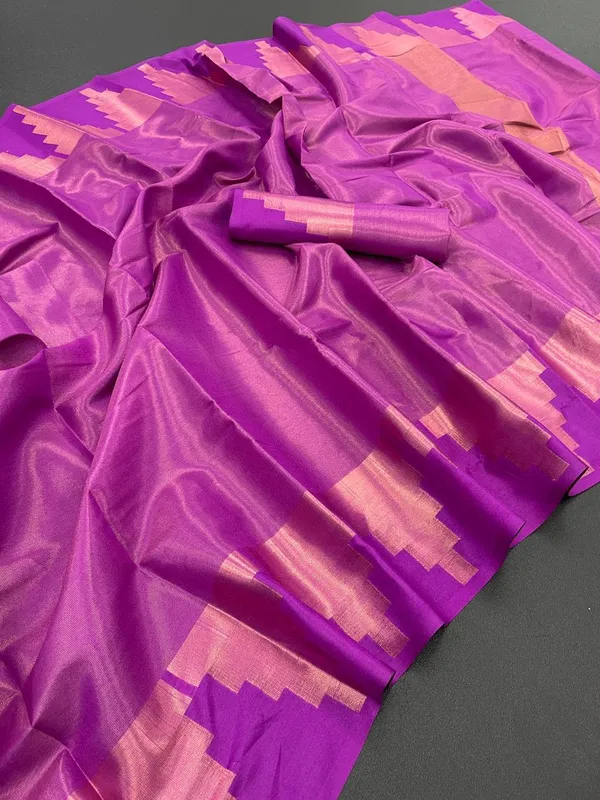 Pink_Woven_Chinnalapattu_Jacquard_Saree
