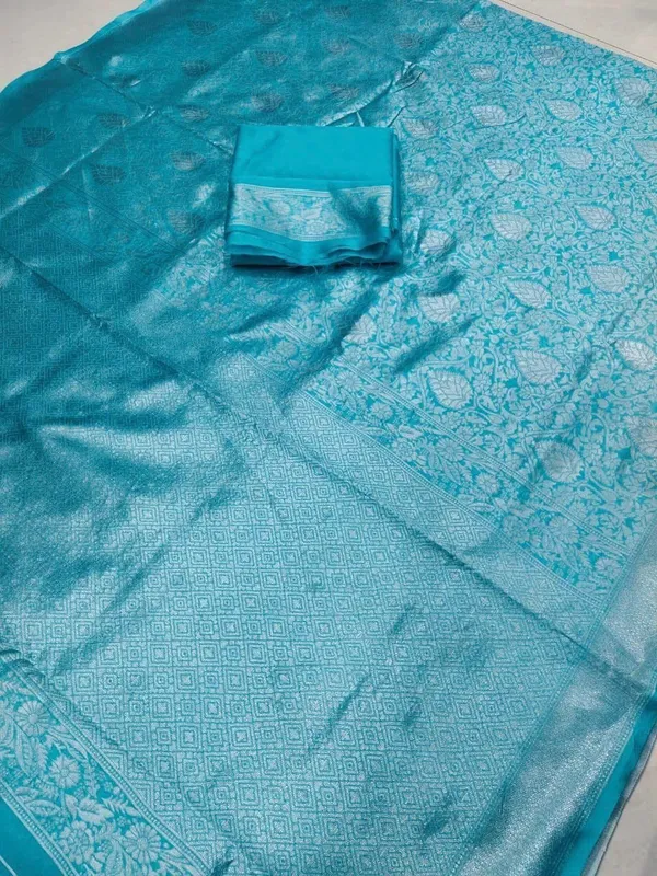 Sky_Woven_Kanjivaram_Silk_Blend_Saree