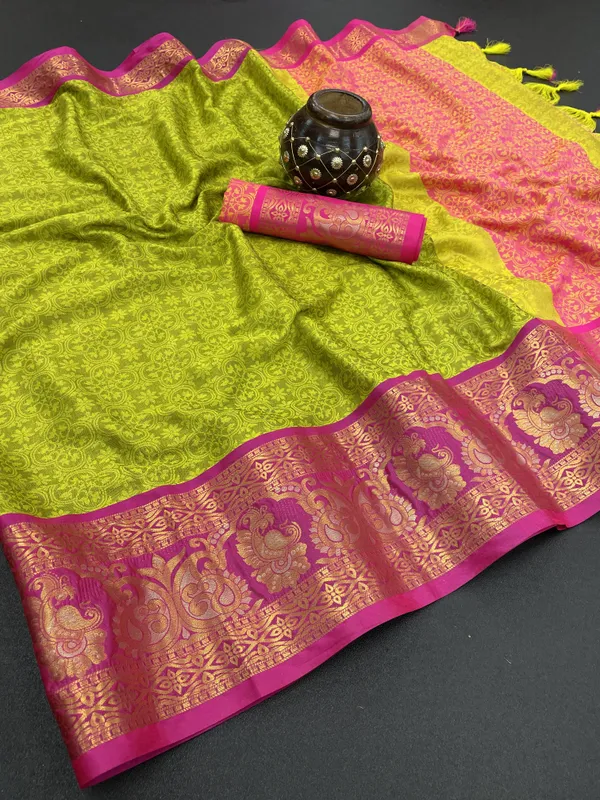 Yellow_Aquiliq_Self_Design_Kanjivaram_Silk_Blend_Saree