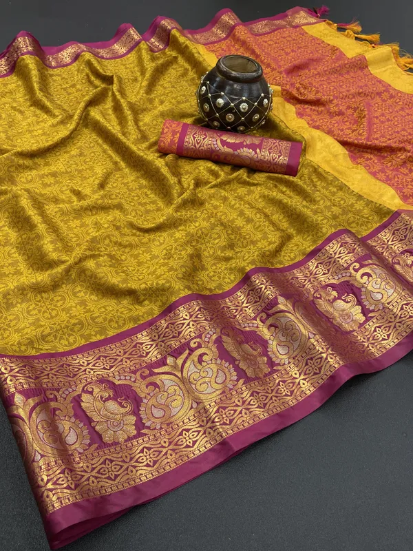 Yellow_Aquiliq_Self_Design_Kanjivaram_Silk_Blend_Saree