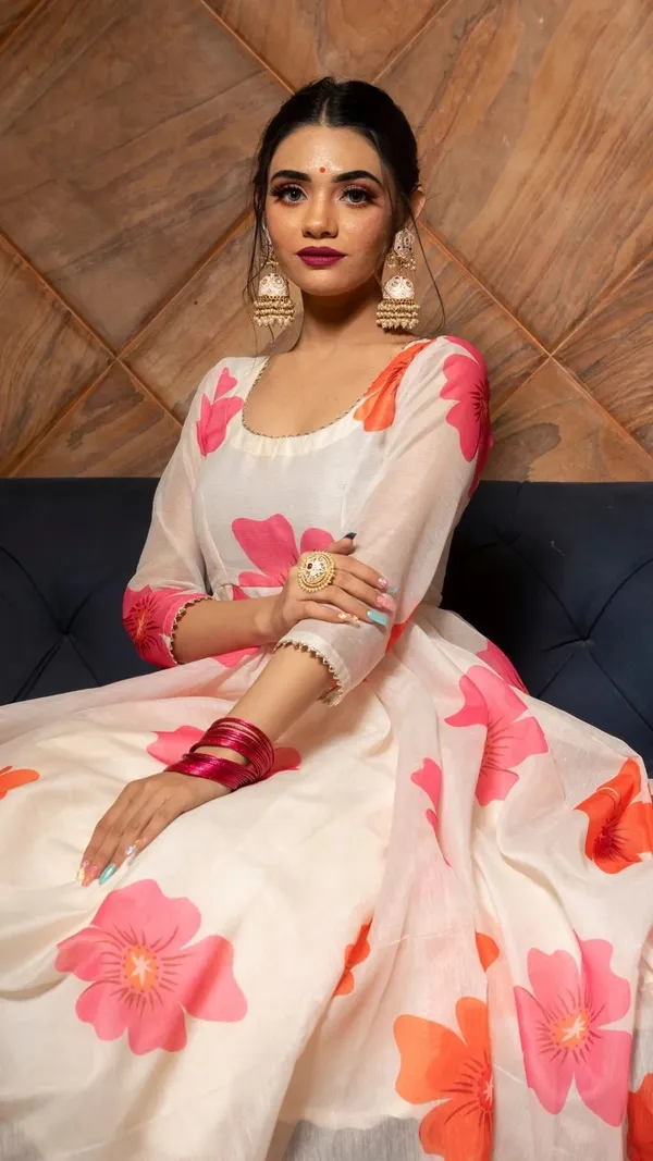 Wight_Georgette_Floral_Printed_Kurta_Pant__With_Duppata