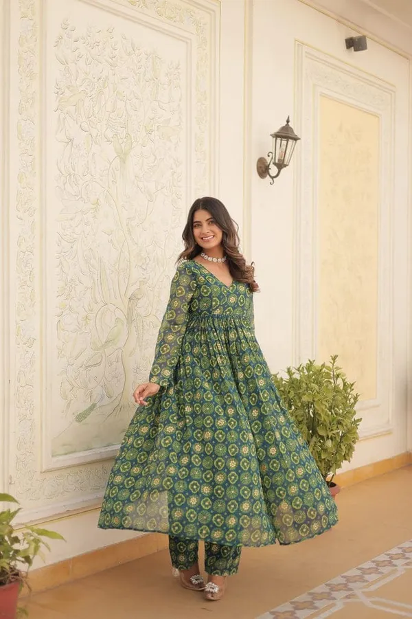 Eshanay_Fashion_Rama_Green_Faux_Georgette_Foil_Print_Readymade_Top_with_Pant_Set