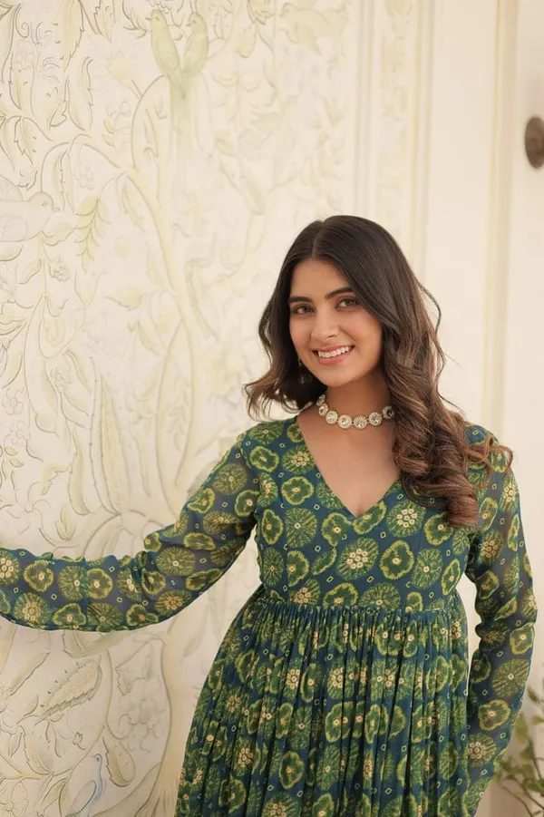 Eshanay_Fashion_Rama_Green_Faux_Georgette_Foil_Print_Readymade_Top_with_Pant_Set