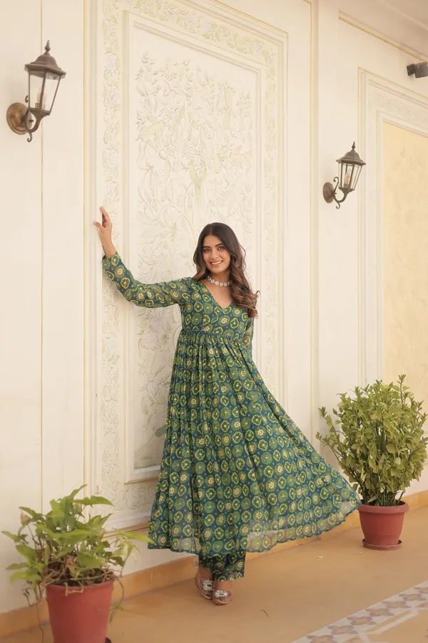 Eshanay_Fashion_Rama_Green_Faux_Georgette_Foil_Print_Readymade_Top_with_Pant_Set
