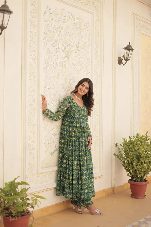 Eshanay_Fashion_Rama_Green_Faux_Georgette_Foil_Print_Readymade_Top_with_Pant_Set