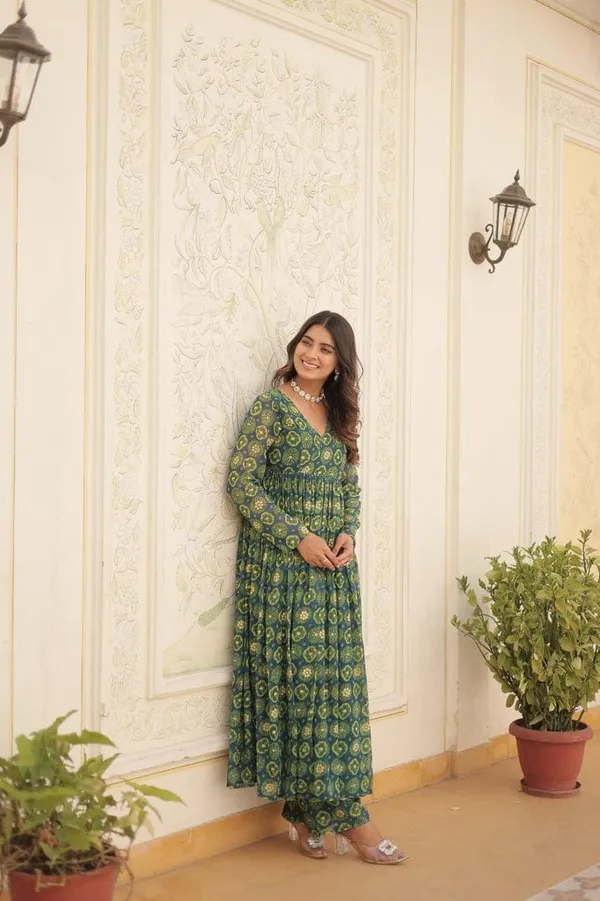 Eshanay_Fashion_Rama_Green_Faux_Georgette_Foil_Print_Readymade_Top_with_Pant_Set