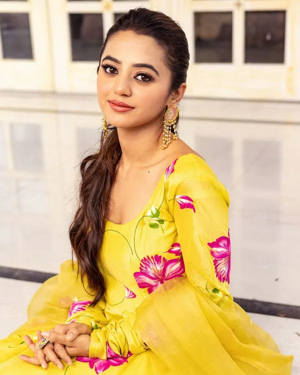 New_Exclusive_Ready-Made_Georgette_Skin_Print_Gown_Two_Piece_For_Women_Gown_+_Orna_)