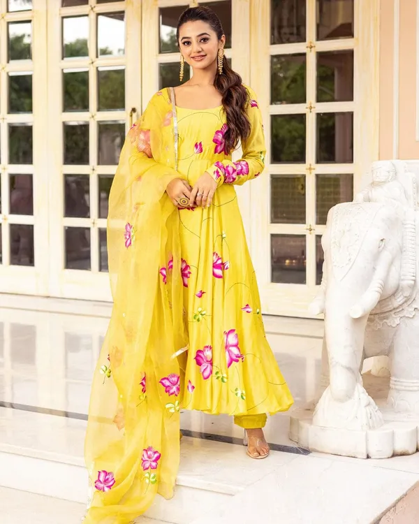 New_Exclusive_Ready-Made_Georgette_Skin_Print_Gown_Two_Piece_For_Women_Gown_+_Orna_)