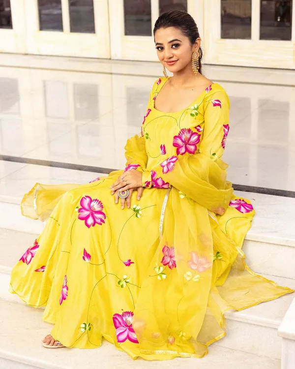 New_Exclusive_Ready-Made_Georgette_Skin_Print_Gown_Two_Piece_For_Women_Gown_+_Orna_)