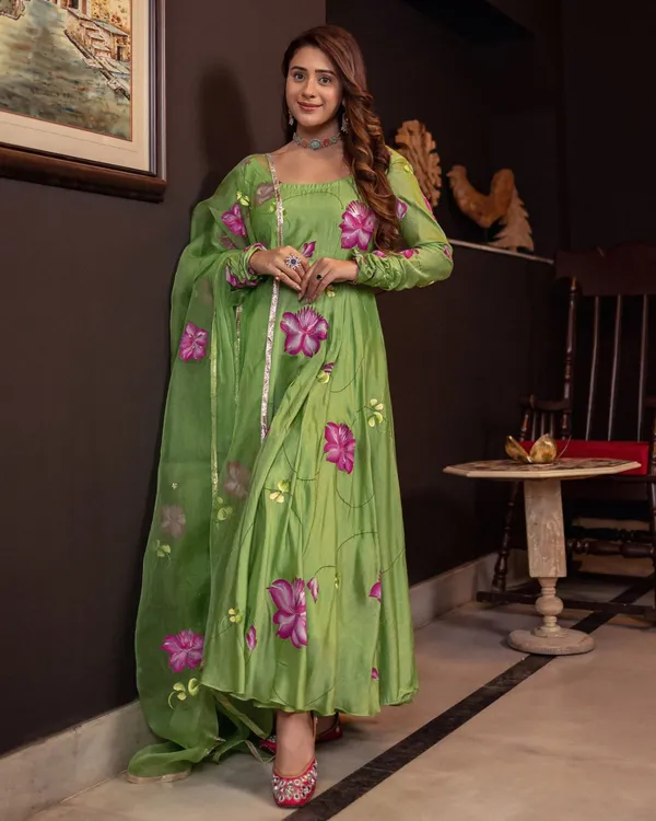 New_Exclusive_Ready-Made_Georgette_Skin_Print_Gown_Two_Piece_For_Women_Gown_+_Orna_)