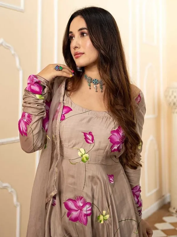 New_Exclusive_Ready-Made_Georgette_Skin_Print_Gown_Two_Piece_For_Women_Gown_+_Orna_)