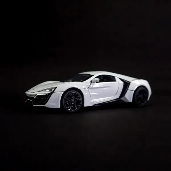 Die_cast_Lykan_Hypersport_1:32_Diecast_Metal_Pullback_Toy_car_Best_Gifts_Toys_for_Playing_Kids_(Multicolor)