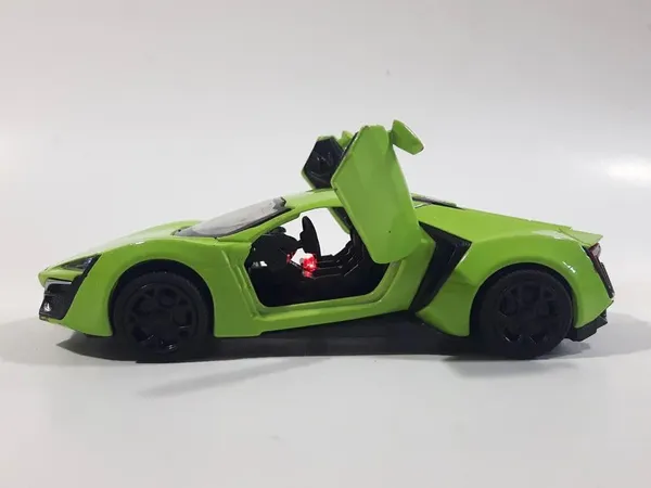 Die_cast_Lykan_Hypersport_1:32_Diecast_Metal_Pullback_Toy_car_Best_Gifts_Toys_for_Playing_Kids_(Multicolor)