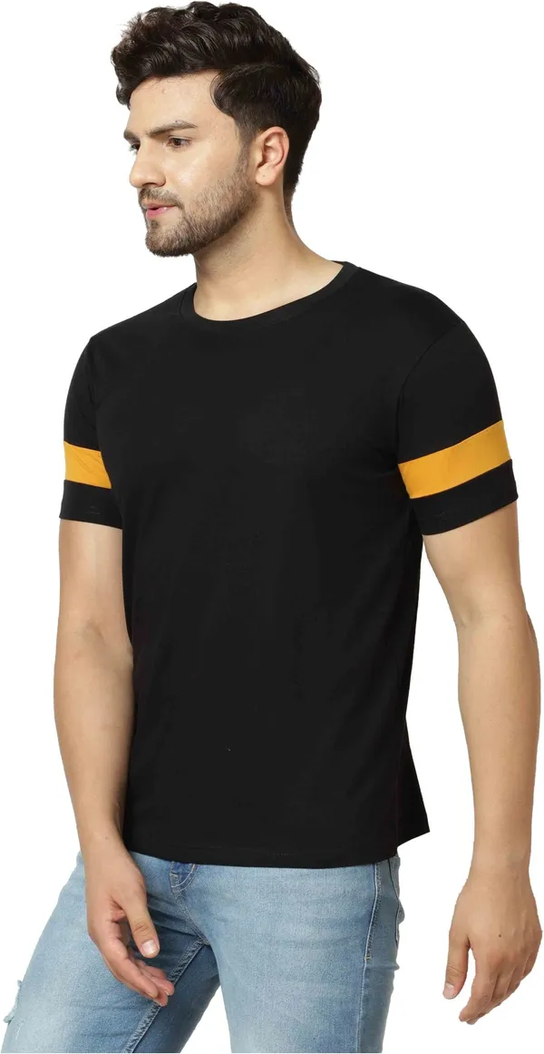 Black_Cotton_Blend_Round_Neck_Half_Sleeve_t-shirt_for_Men