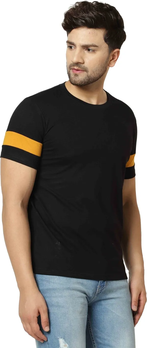 Black_Cotton_Blend_Round_Neck_Half_Sleeve_t-shirt_for_Men