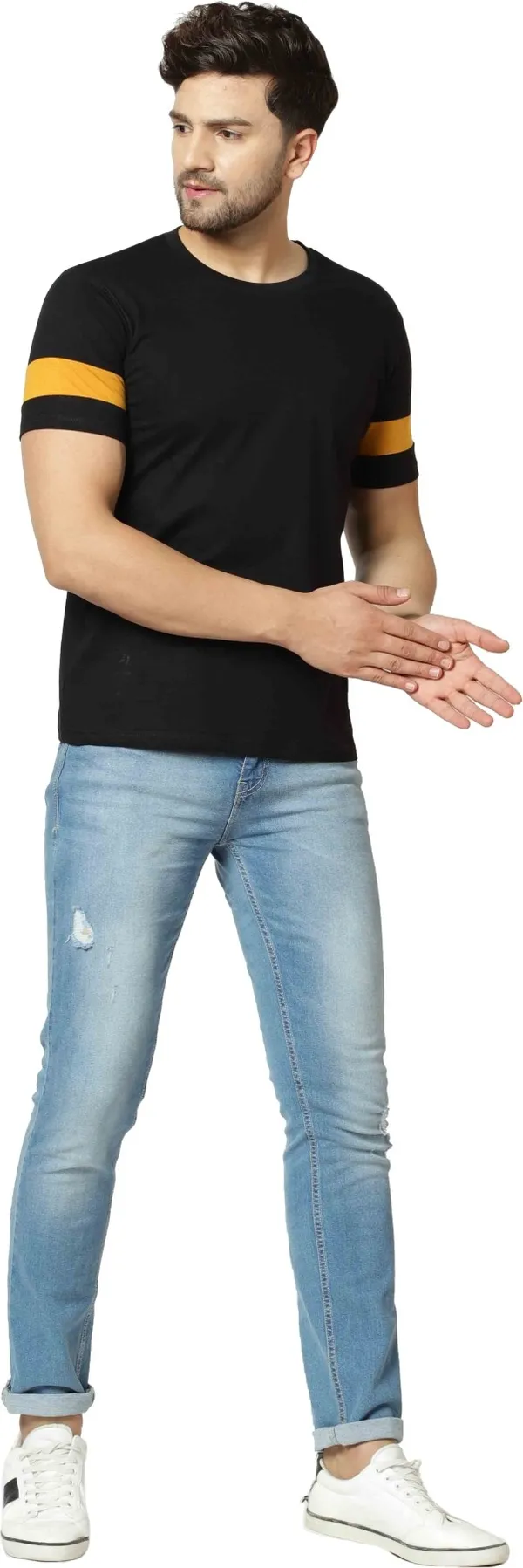 Black_Cotton_Blend_Round_Neck_Half_Sleeve_t-shirt_for_Men