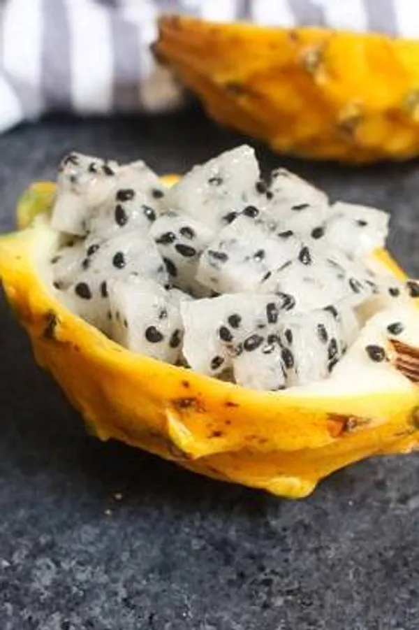Yellow_Skin_Dragon_Fruit__Indoor_Outdoor_Ornamental_Plant_(Pack_Of_1)