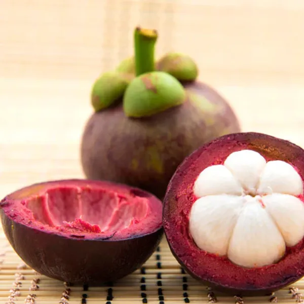 Mangosteen_Fruit__Plant_(Garcinia_Mangostana)