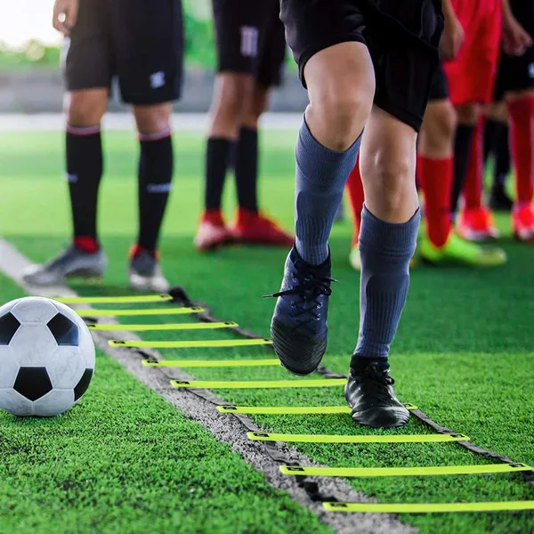 _Agility_Ladder_8_Meter_Speed_Training_Ladder_with_16_Adjustable_Rungs,_for_Soccer,_Football,_Sports_Training_-_Includes_Heavy_Duty_Carry_Bag_Speed_Ladder_(Multicolour)_(Green,_4m_10Runs)