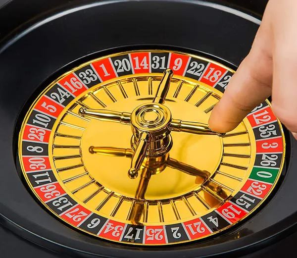 Drinking_Roulette_Game_Set_-_Casino_Games_Roulette_Set_with_16_Drinking_Glasses_with_Markings_|_Games_for_Adult_(Roulette_Set)