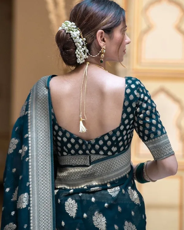 Dark_Green_Soft_Cotton_Weave_Saree_With_Unstitched_Blouse