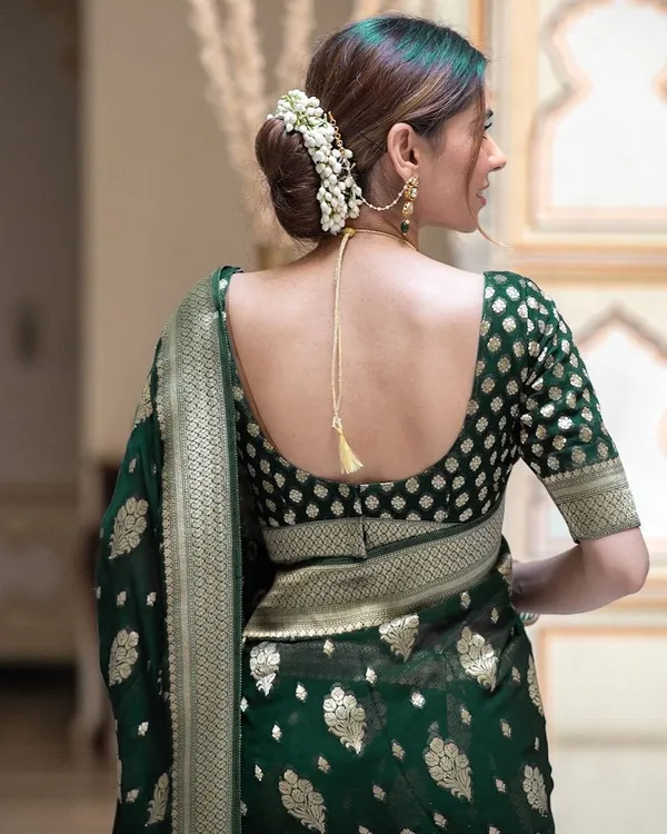 Green_Soft_Cotton_Weave_Saree_With_Unstitched_Blouse