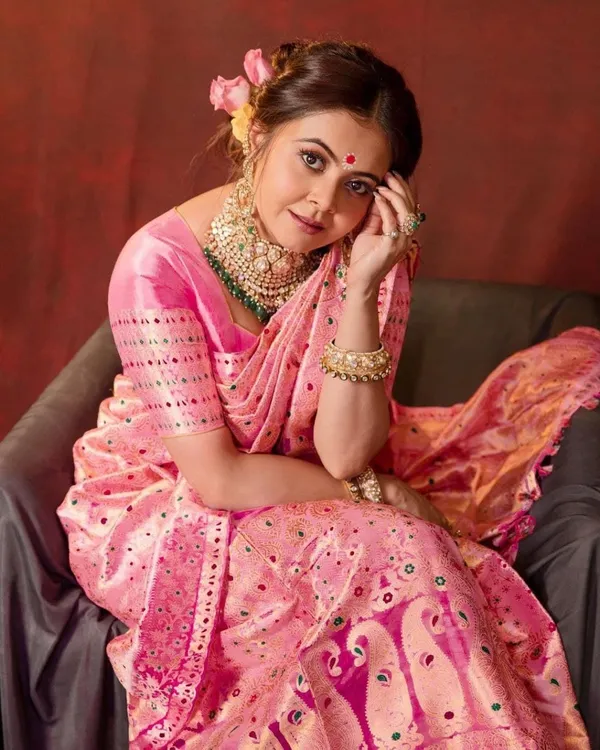 Pink_Embellished_Banarasi_Jacquard_Saree