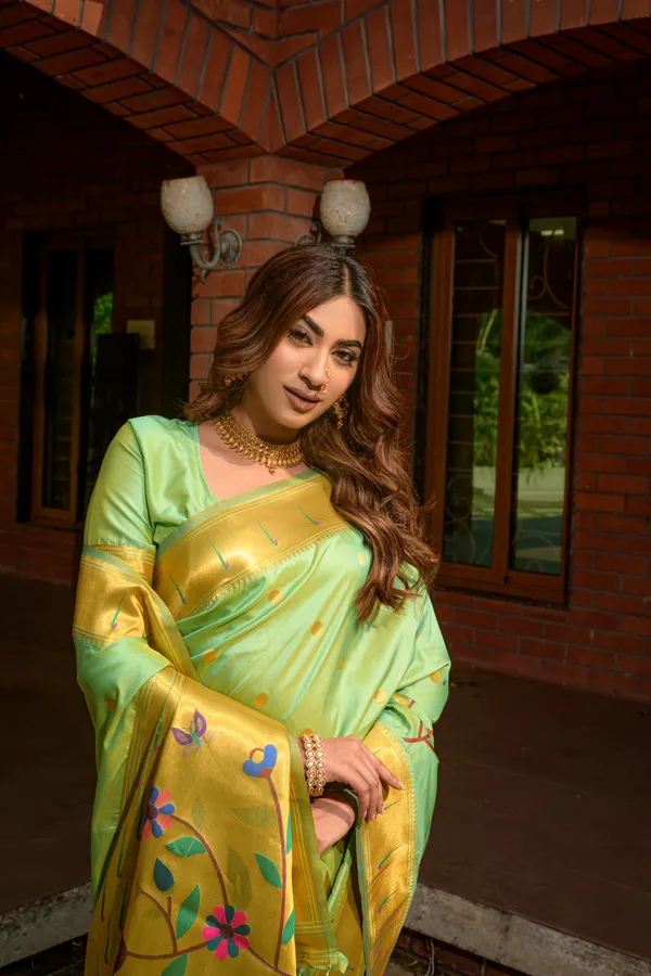 Parrot_Green_Pure_Silk_Paithani_Saree