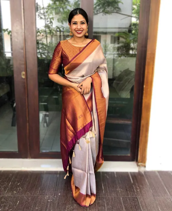 Beige_Embellished_Banarasi_Jacquard_Saree_(Beige)