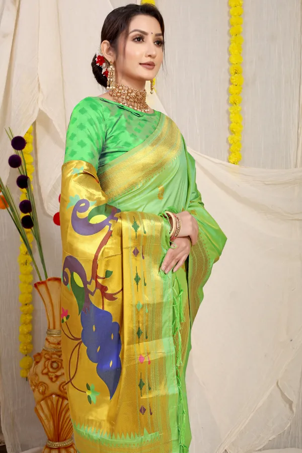 Parrot_Green_Pure_Silk_Paithani_Saree