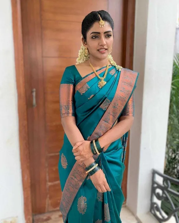 Dark_Blue_Ridhi_Creation_Embellished_Bollywood_Jacquard_Saree_(Dark_Blue)