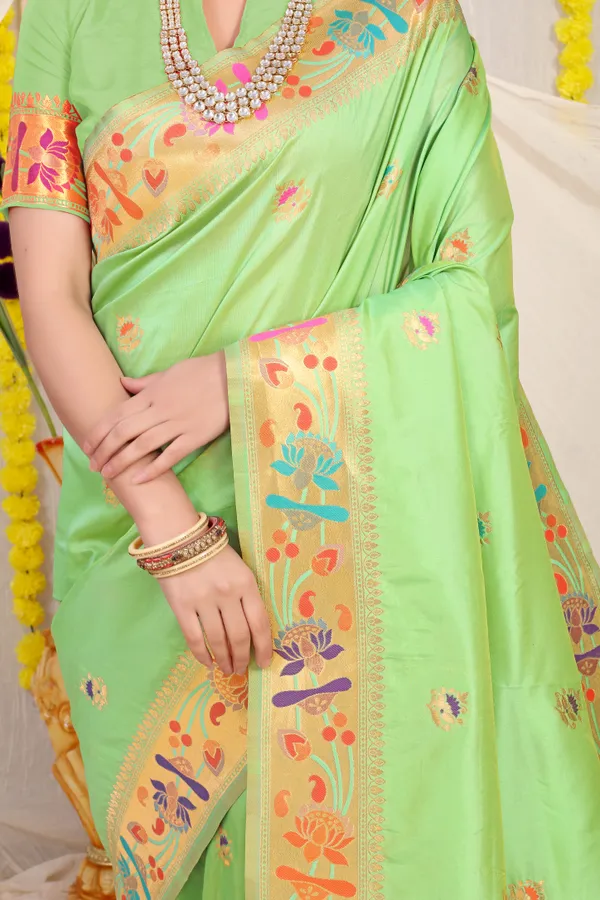 Parrot_Green_Pure_Silk_Paithani_Saree