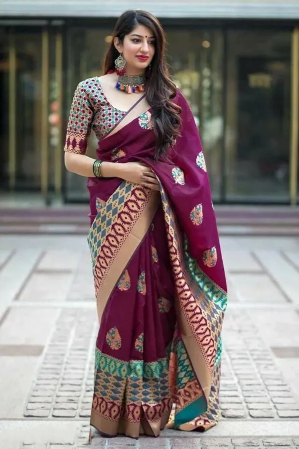 Purple_Embellished_Banarasi_Jacquard_Saree_(Purple)