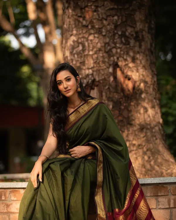 Dark_Green_Pure_Banarasi_Saree