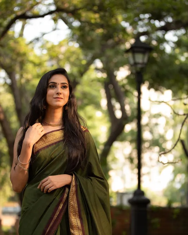 Dark_Green_Pure_Banarasi_Saree