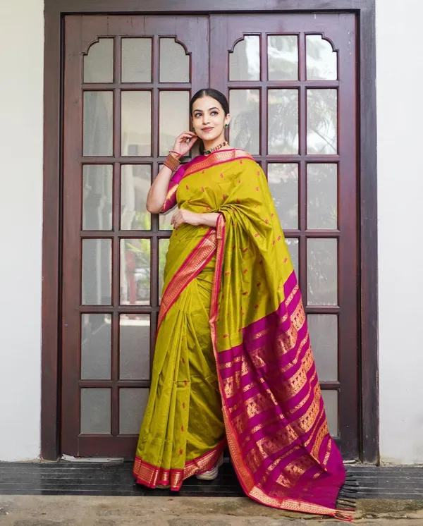 Lemon_Green_Pure_Banarasi_Saree