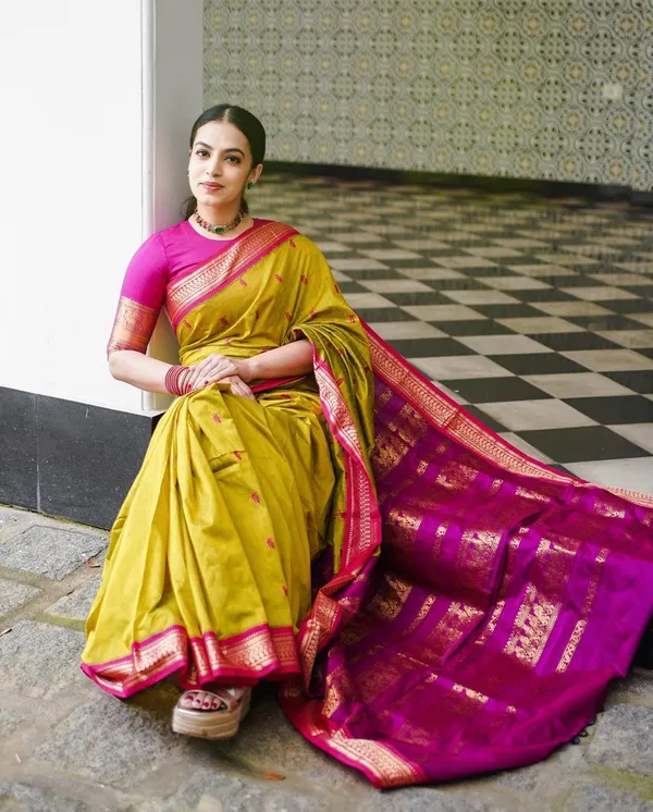 Lemon_Green_Pure_Banarasi_Saree