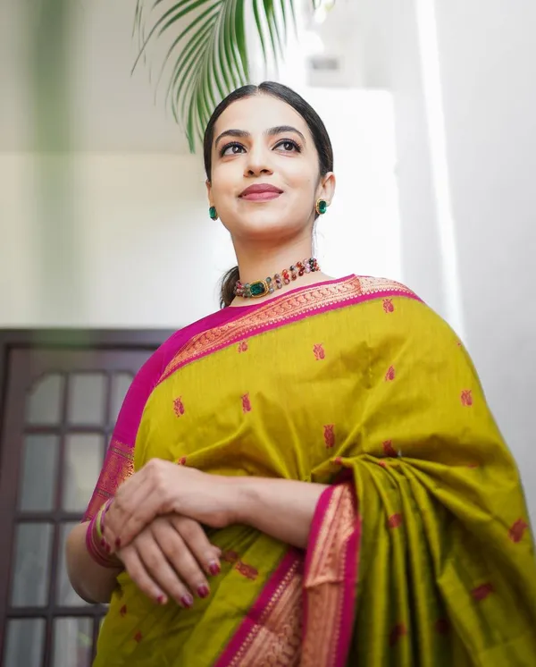Lemon_Green_Pure_Banarasi_Saree