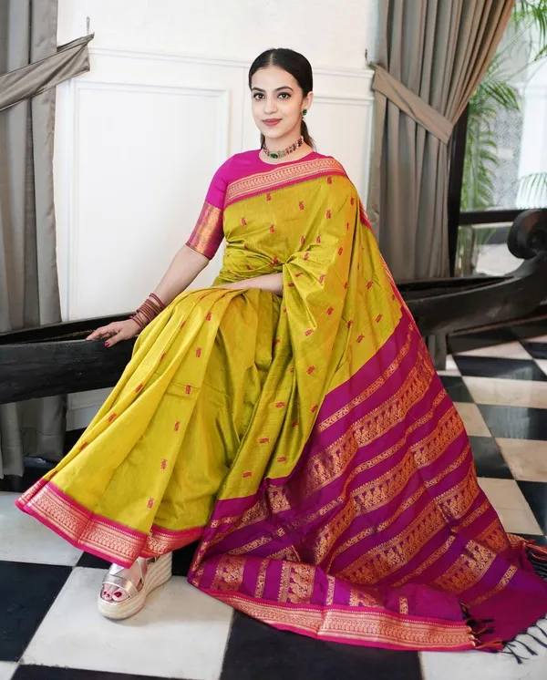 Lemon_Green_Pure_Banarasi_Saree