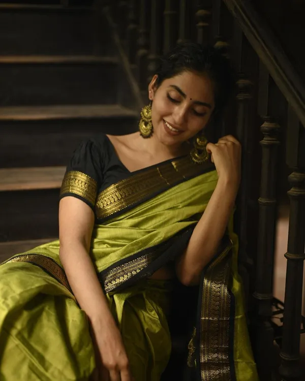 Mehendi_Green_Pure_Banarasi_Saree