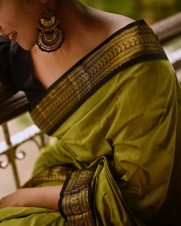 Mehendi_Green_Pure_Banarasi_Saree