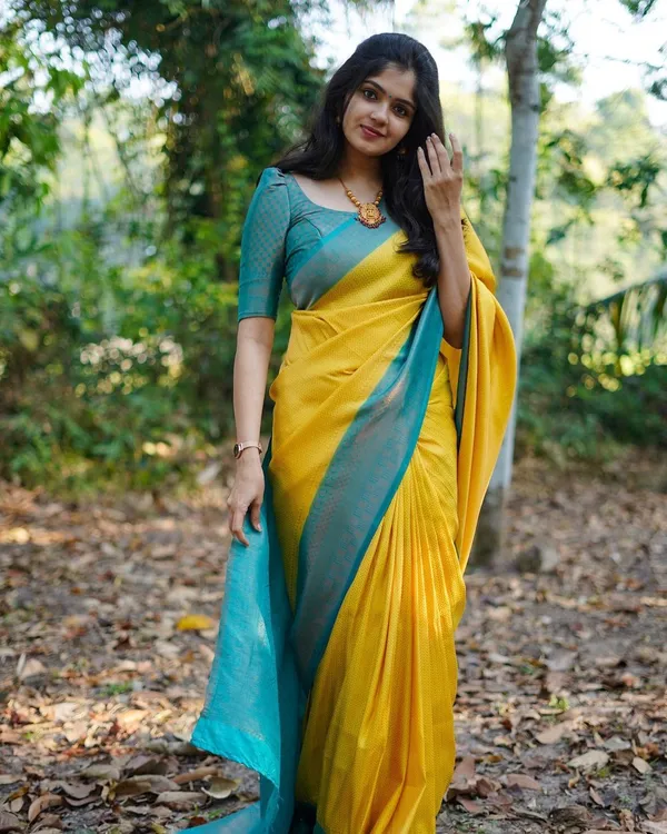 Yellow_Pure_Banarasi_Saree