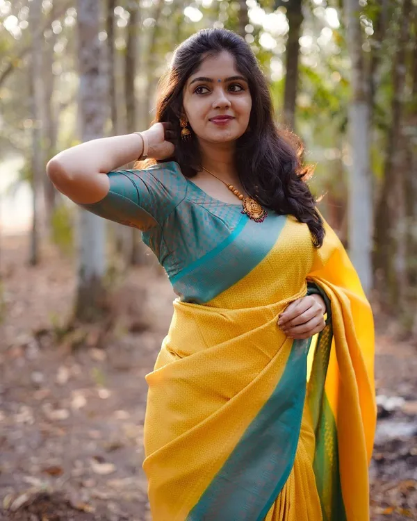 Yellow_Pure_Banarasi_Saree